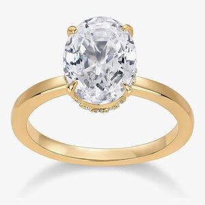 Elegant Gold Ring with Clear Stone